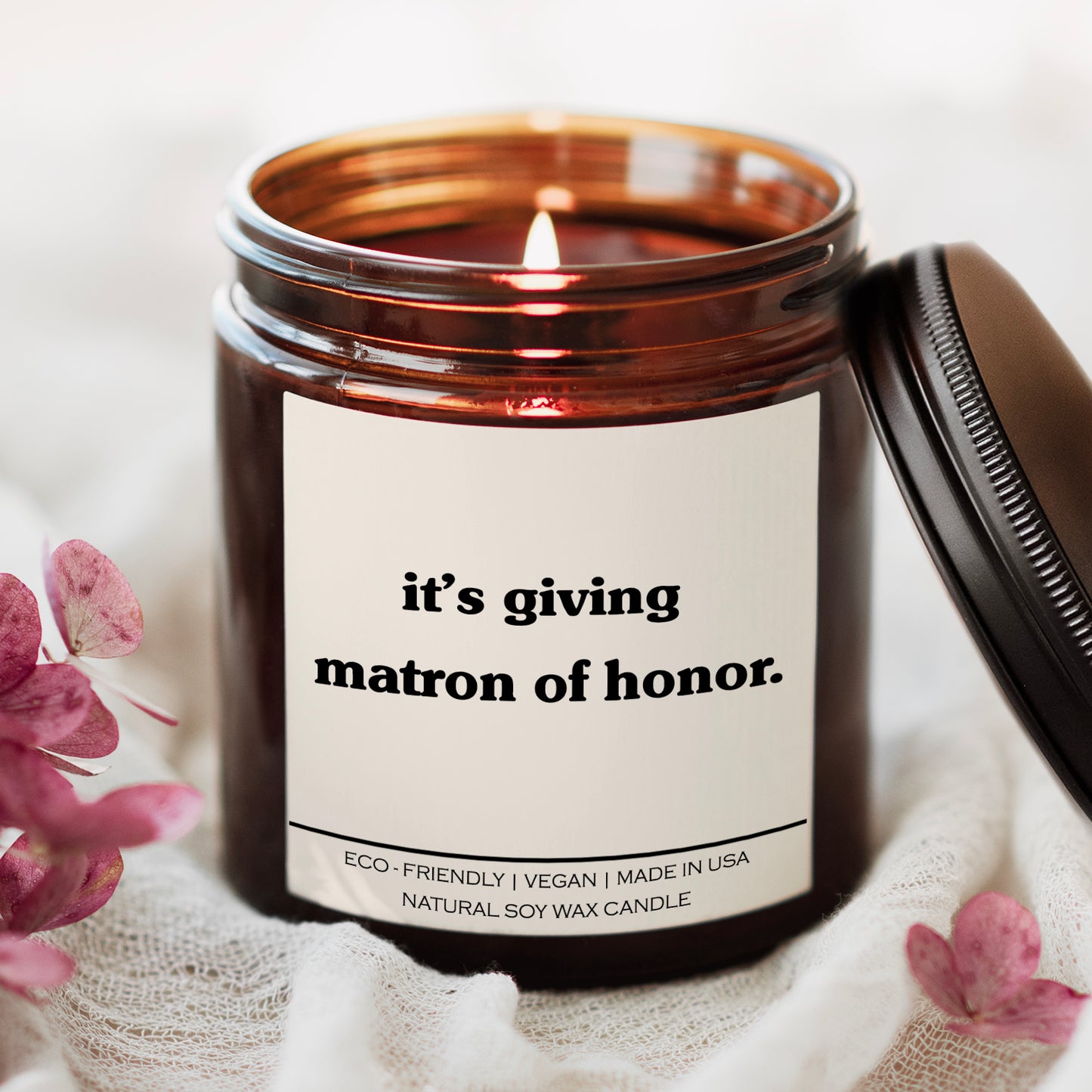 It's giving Matron of honor Candle